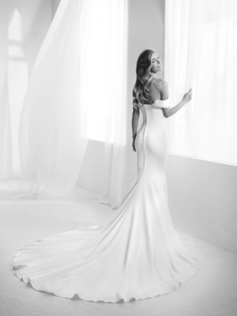 Pronovias Raciela #4 Off-White thumbnail